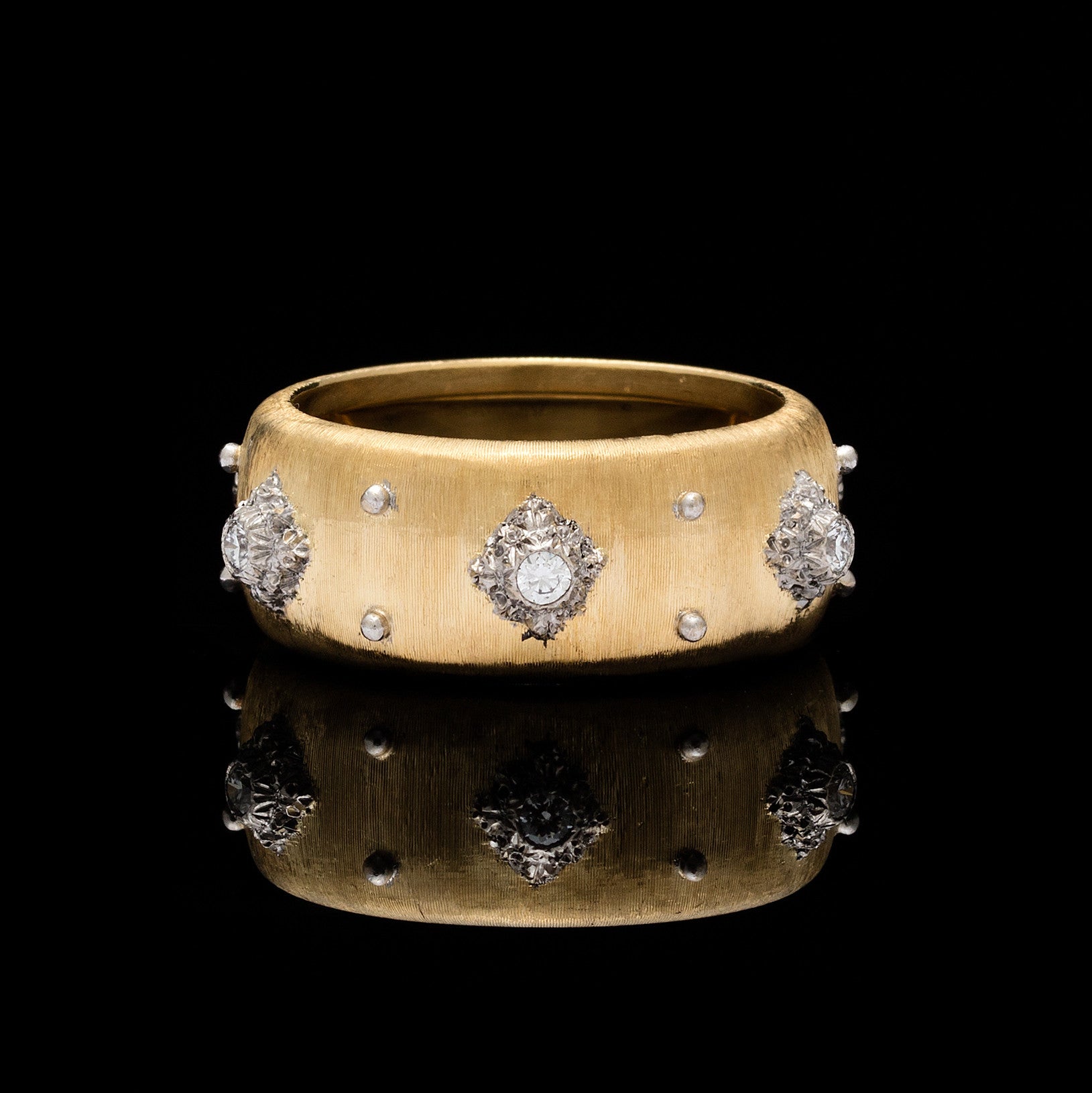 BUCCELLATI Macri Eternelle Gold Ring for Men