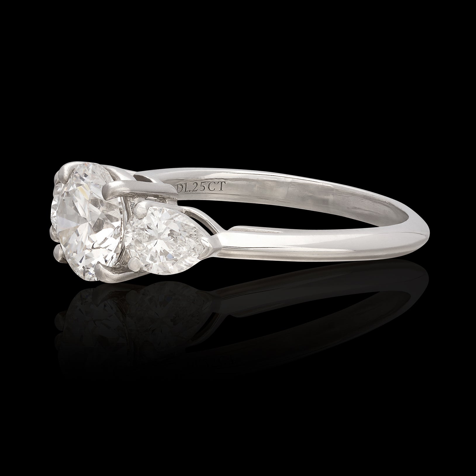 Tiffany & Co. 1.25-cts. F/VS1 Diamond & Platinum Engagement Ring - 66mint  Fine Estate Jewelry